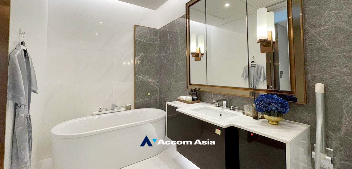 15  1 br Condominium for rent and sale in Ploenchit ,Bangkok BTS Ploenchit at Sindhorn Tonson AA34280