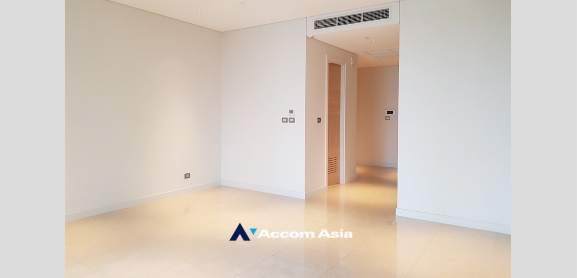  2 Bedrooms  Condominium For Rent in Ploenchit, Bangkok  near BTS Chitlom (AA34284)