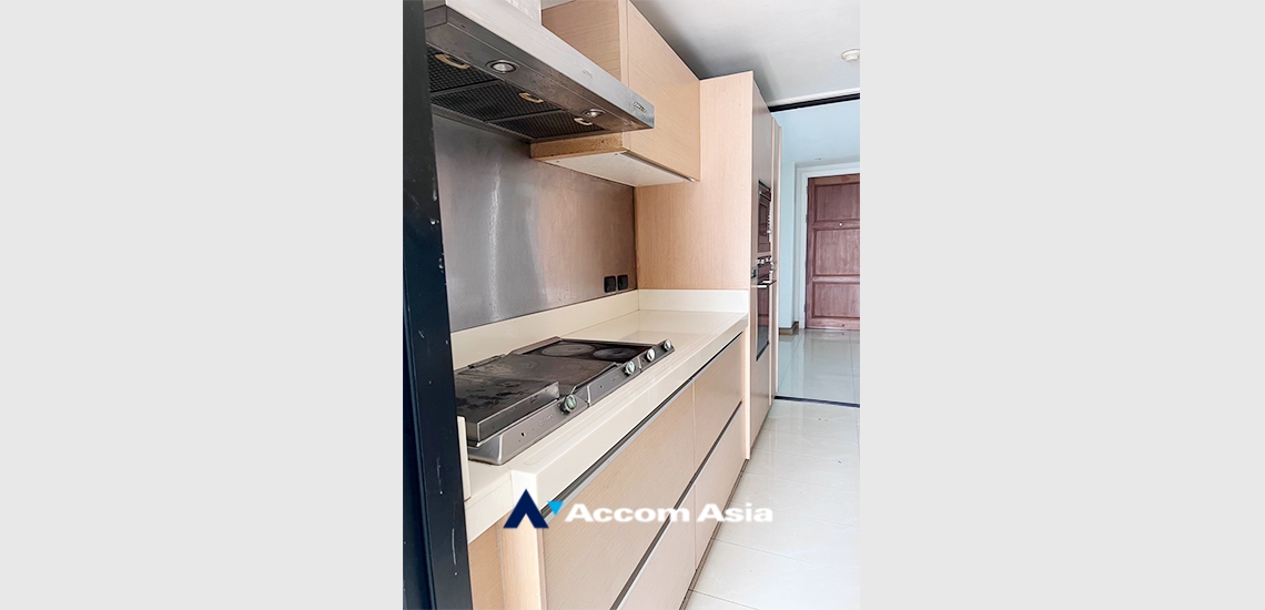  3 Bedrooms  Condominium For Rent & Sale in Sukhumvit, Bangkok  near MRT Phetchaburi (AA34448)