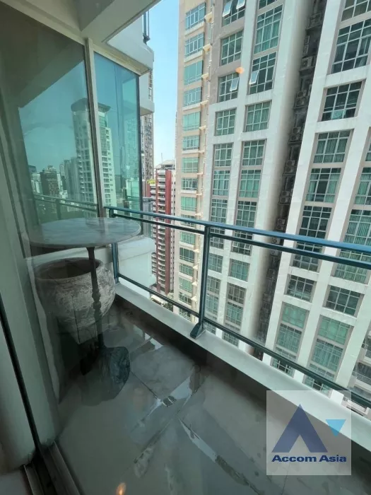  2 Bedrooms  Condominium For Rent in Ploenchit, Bangkok  near BTS Chitlom (AA34456)