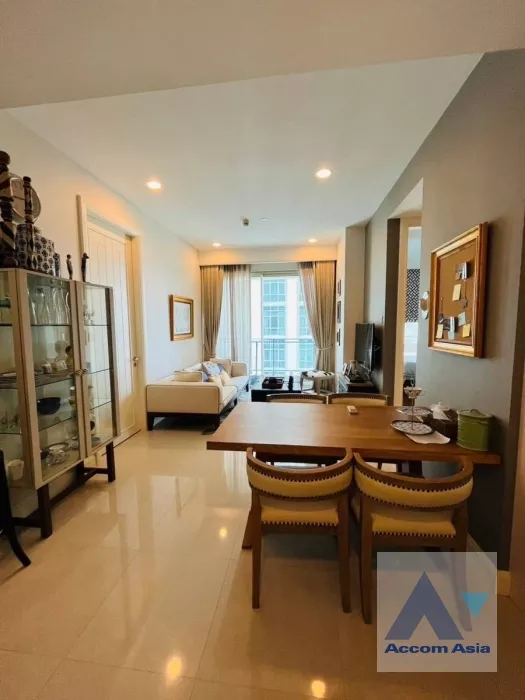  2 Bedrooms  Condominium For Rent in Ploenchit, Bangkok  near BTS Chitlom (AA34456)