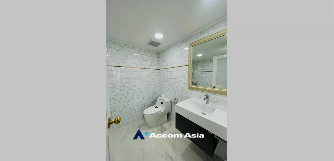 5  2 br Condominium For Sale in Pattanakarn ,Bangkok ARL Hua Mak at Floraville AA34528