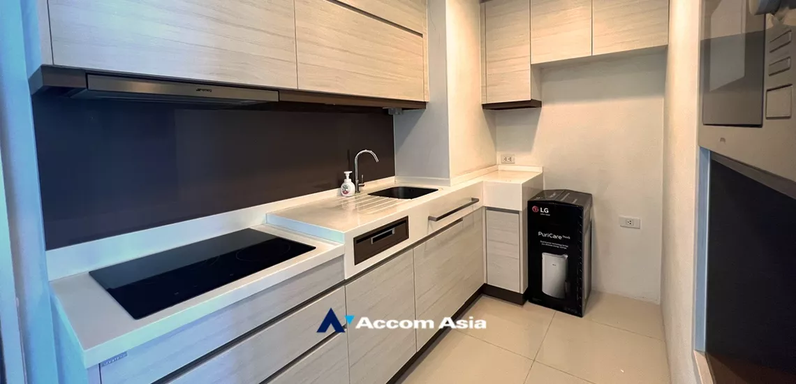 5  2 br Condominium For Sale in Dusit ,Bangkok BTS Pho Nimit at The room Sathorn Taksin AA34543