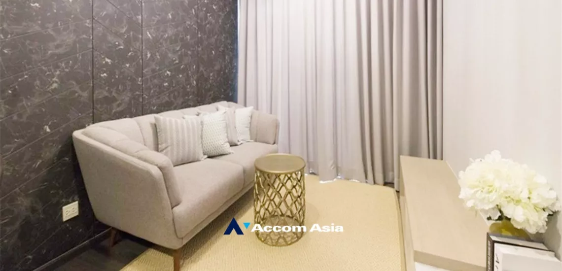 Edge Sukhumvit 23 Condominium