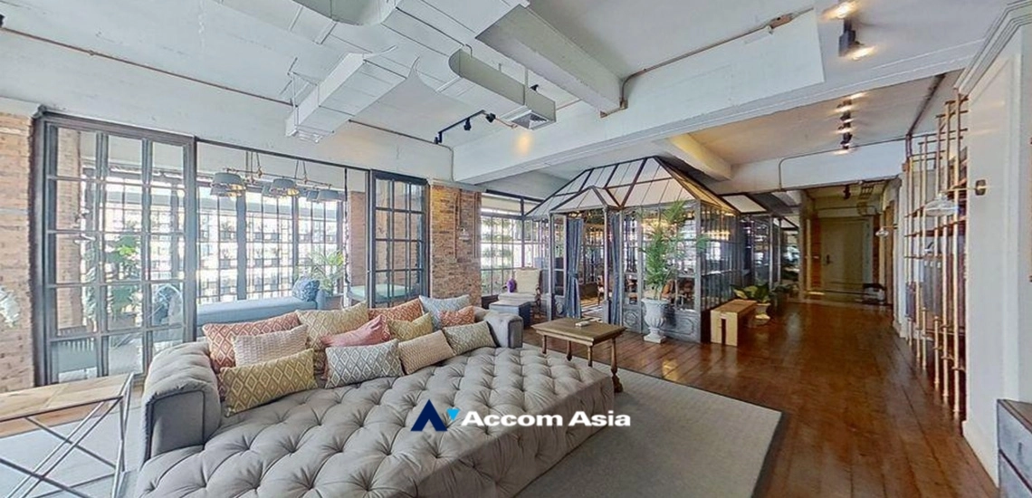  2 Bedrooms  Condominium For Sale in Sukhumvit, Bangkok  near BTS Phrom Phong (AA34600)