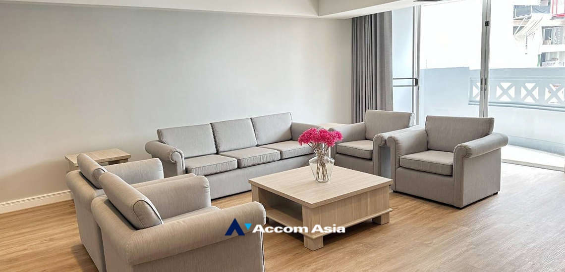  4 Bedrooms  Apartment For Rent in Sukhumvit, Bangkok  near BTS Asok - MRT Sukhumvit (AA34610)