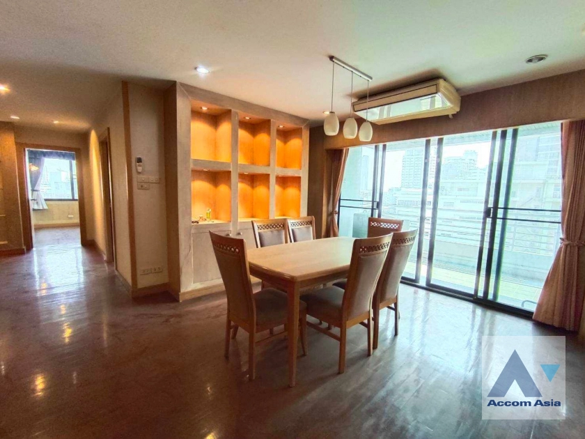  3 Bedrooms  Condominium For Rent in Sukhumvit, Bangkok  near BTS Phrom Phong (24883)