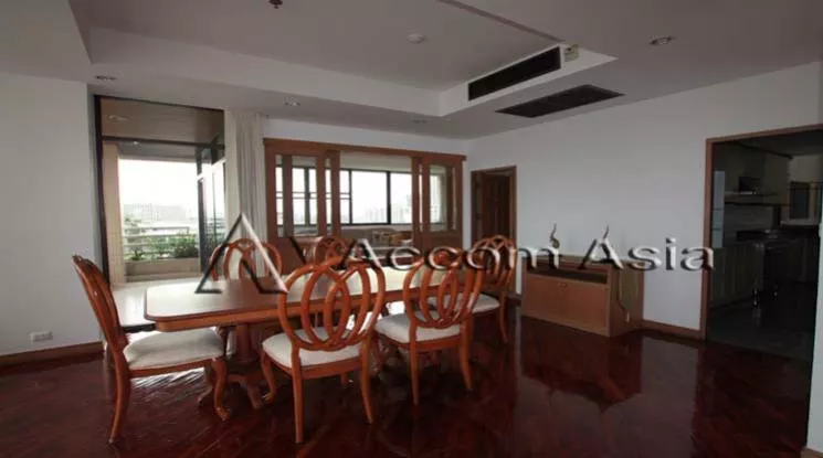  3 Bedrooms  Condominium For Rent in Sukhumvit, Bangkok  near BTS Phrom Phong (24885)