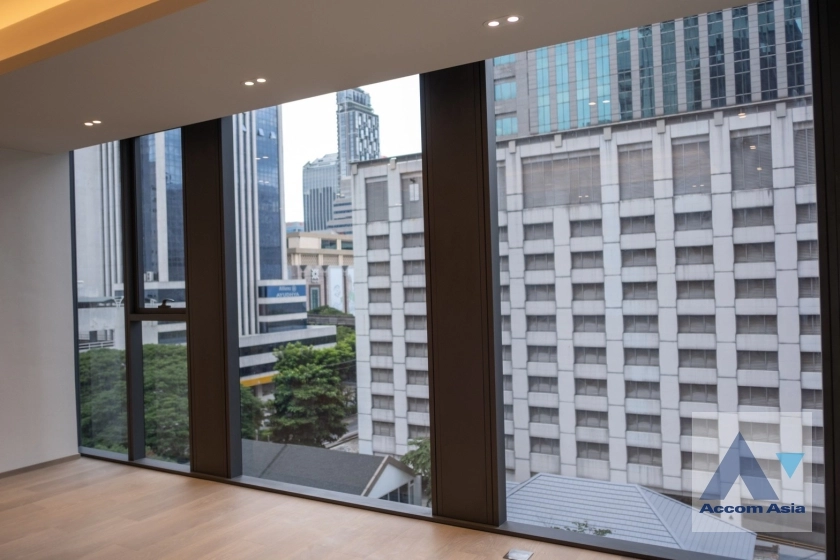  2 Bedrooms  Condominium For Sale in Ploenchit, Bangkok  near BTS Ploenchit (AA34689)