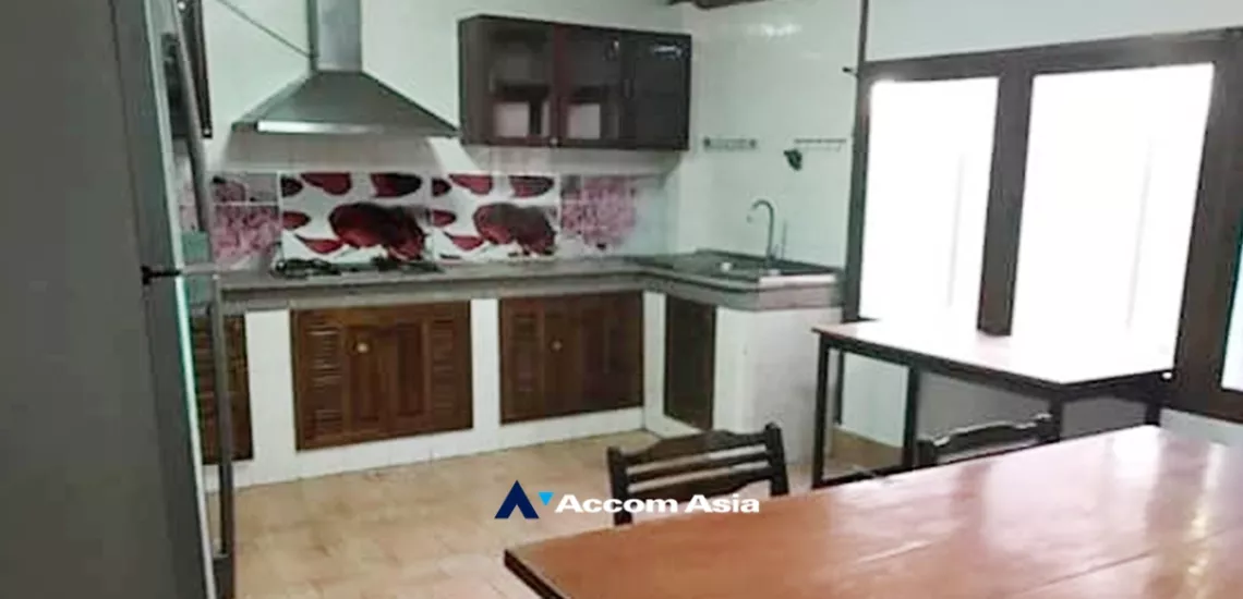 5  5 br House For Rent in sukhumvit ,Bangkok BTS Thong Lo AA34724