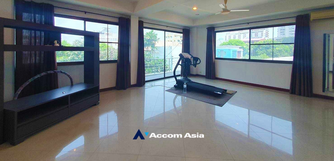 20  5 br House For Sale in Sukhumvit ,Bangkok BTS Phra khanong AA34858