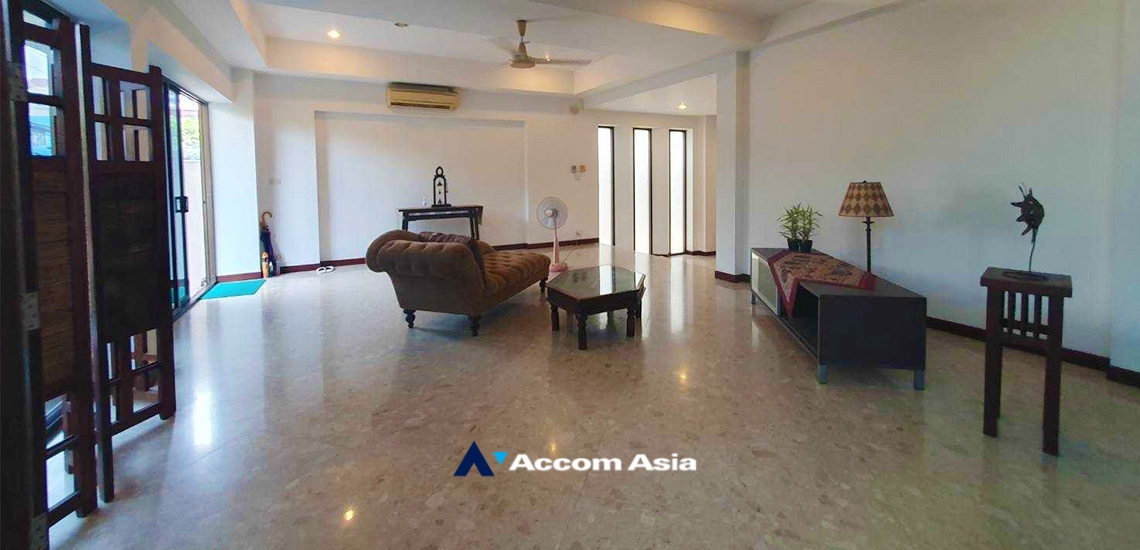 4  5 br House For Sale in Sukhumvit ,Bangkok BTS Phra khanong AA34858