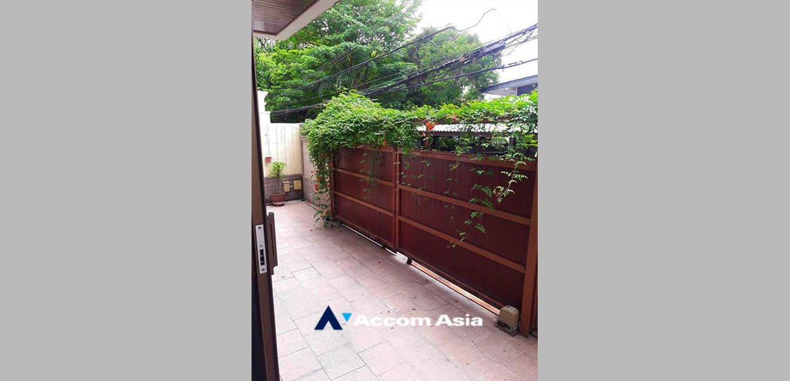 34  5 br House For Sale in Sukhumvit ,Bangkok BTS Phra khanong AA34858