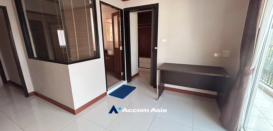 8  3 br Apartment For Rent in Sukhumvit ,Bangkok BTS Ekkamai at Spacious Room AA34903