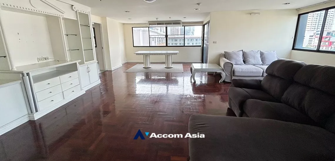  2 Bedrooms  Apartment For Rent in Sukhumvit, Bangkok  near BTS Phrom Phong (AA34907)