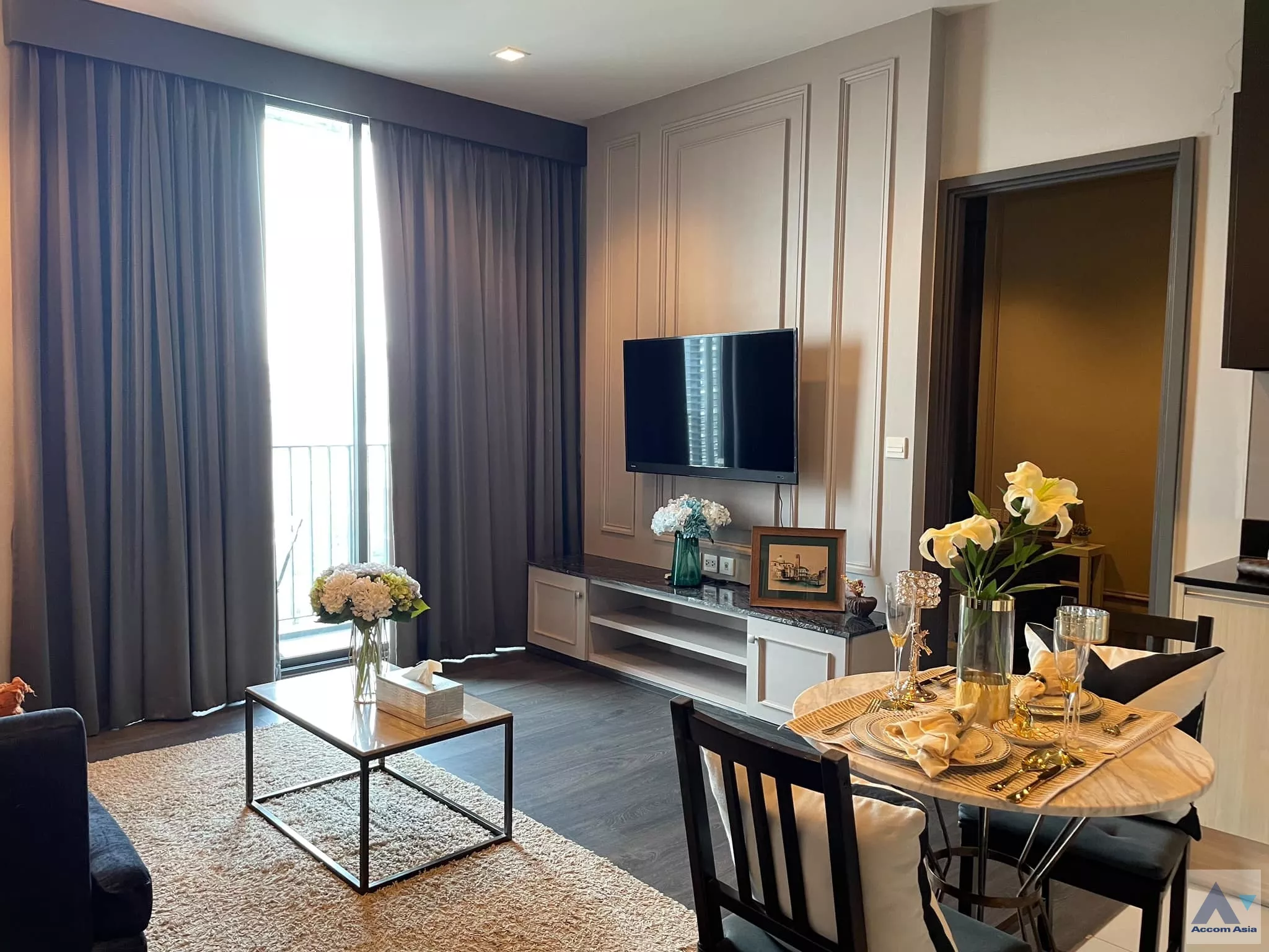 Corner Unit | Edge Sukhumvit 23 Condominium