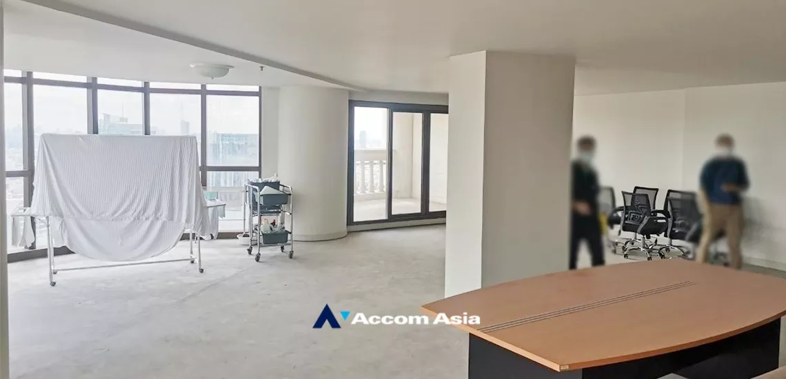  1  Condominium For Sale in Silom ,Bangkok BTS Surasak at lebua at State Tower AA34944