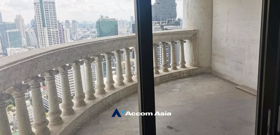  1  Condominium For Sale in Silom ,Bangkok BTS Surasak at lebua at State Tower AA34945