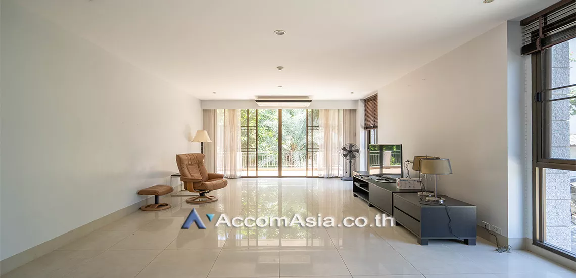 Pet friendly |  3 Bedrooms  Apartment For Rent in Sukhumvit, Bangkok  near BTS Phrom Phong (14916)