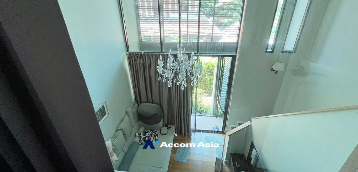  1 Bedroom  Condominium For Sale in Sukhumvit, Bangkok  near BTS Phrom Phong (AA34983)