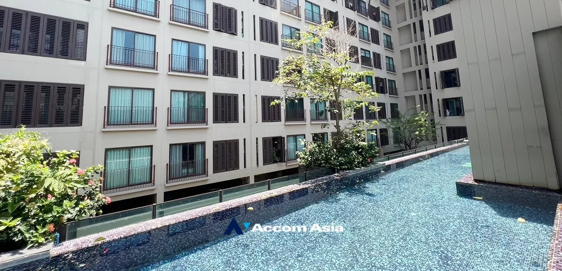  1 Bedroom  Condominium For Sale in Sukhumvit, Bangkok  near BTS Phrom Phong (AA34983)