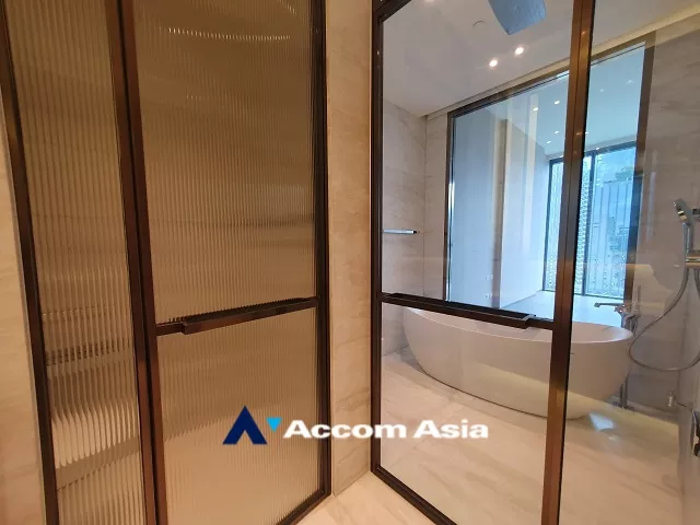 17  2 br Condominium For Sale in Ploenchit ,Bangkok BTS Chitlom at Scope Langsuan AA35010