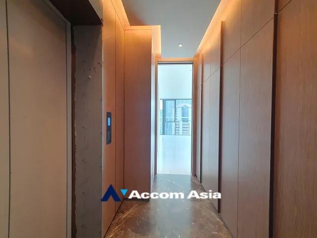 21  2 br Condominium For Sale in Ploenchit ,Bangkok BTS Chitlom at Scope Langsuan AA35010