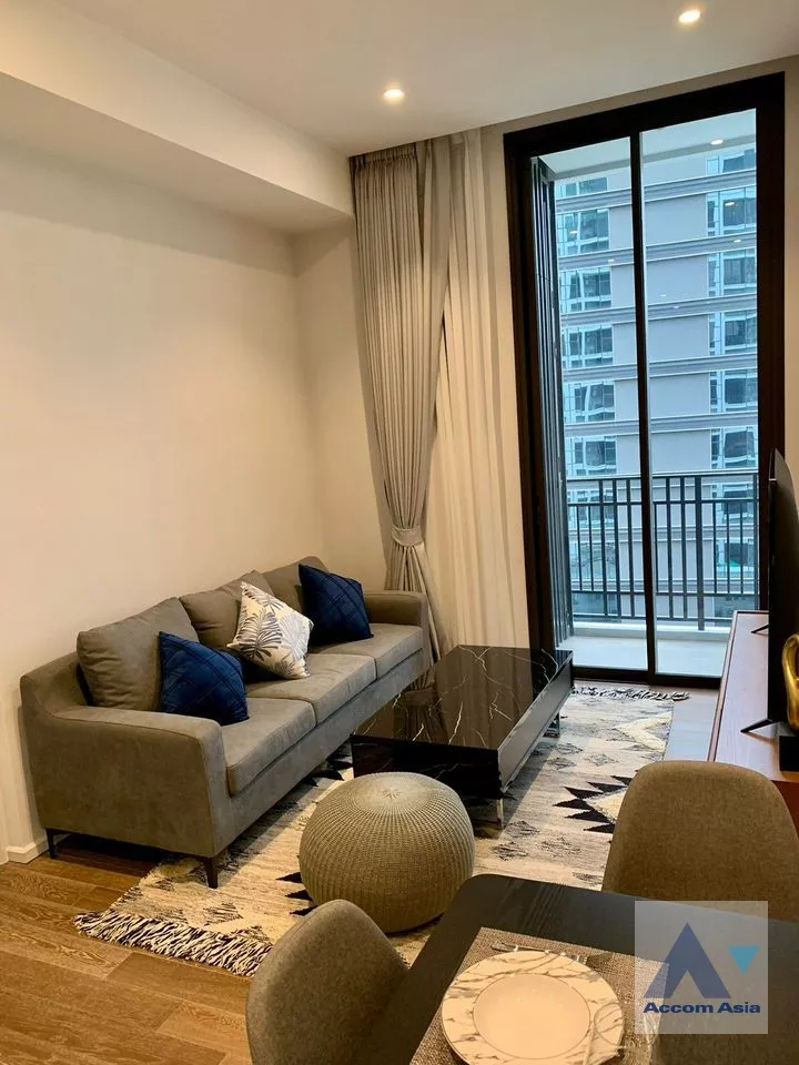 Fully Furnished |  1 Bedroom  Condominium For Rent in Ploenchit, Bangkok  near BTS Ploenchit (AA35029)