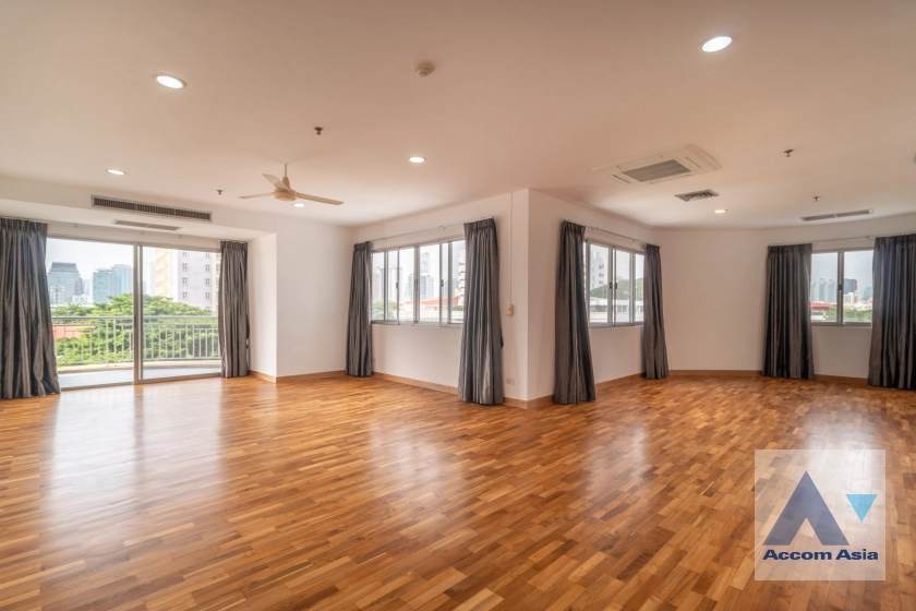 Pet friendly |  3 Bedrooms  Apartment For Rent in Sathorn, Bangkok  near BRT Technic Krungthep (AA35142)