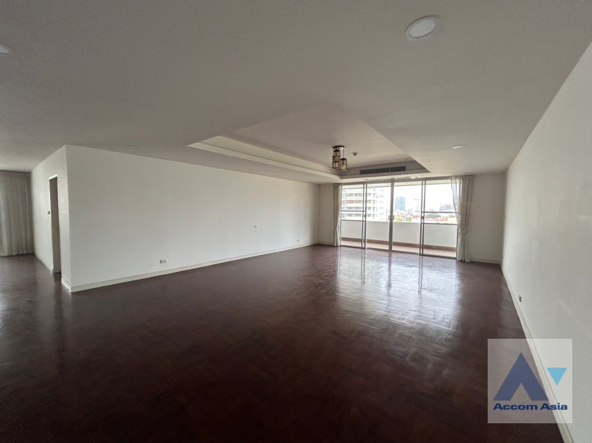  3 Bedrooms  Condominium For Rent & Sale in Sukhumvit, Bangkok  near BTS Ekkamai (AA35175)
