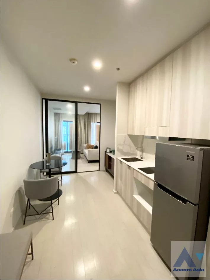  1 Bedroom  Condominium For Rent & Sale in Ploenchit, Bangkok  near BTS Ploenchit (AA35194)