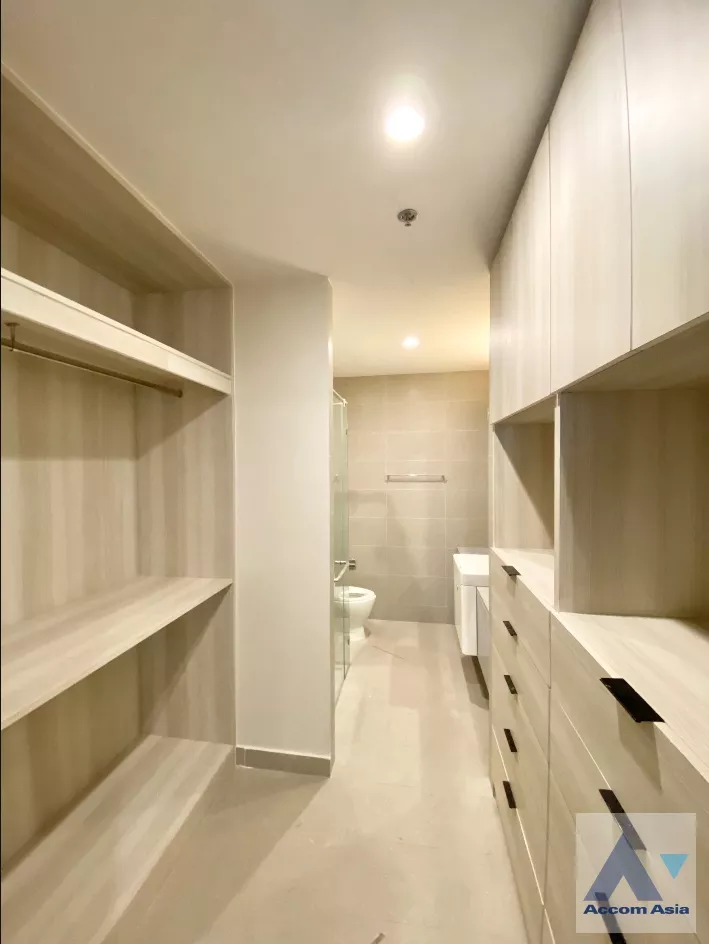  1 Bedroom  Condominium For Rent & Sale in Ploenchit, Bangkok  near BTS Ploenchit (AA35194)