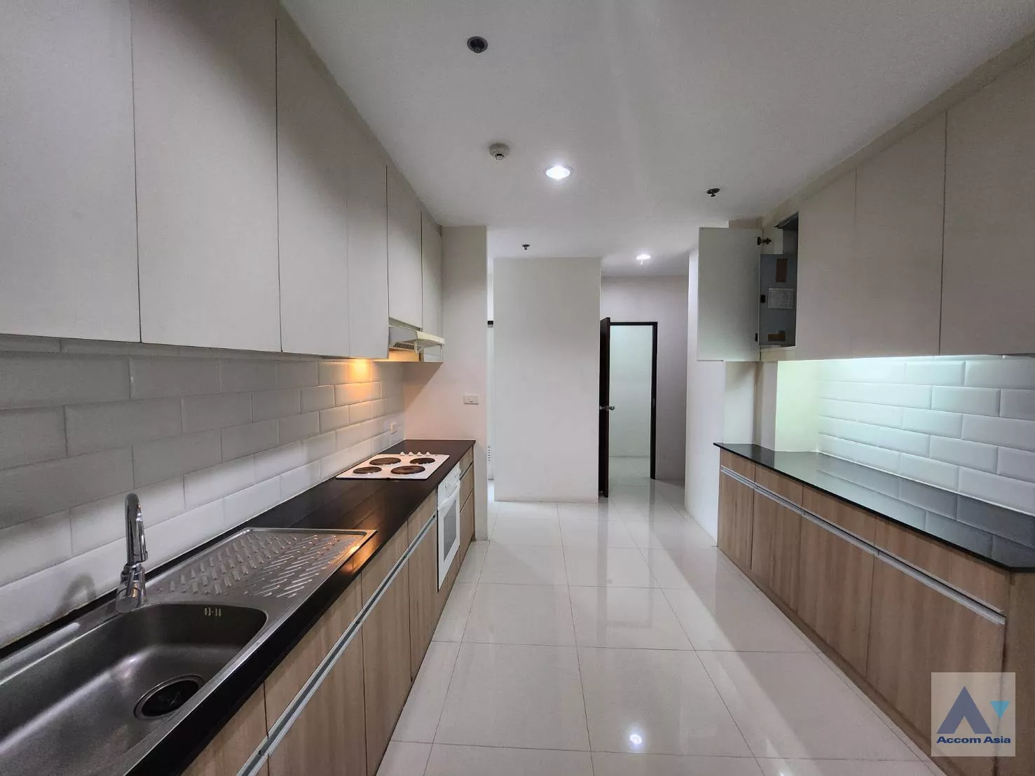 5  3 br Apartment For Rent in Sukhumvit ,Bangkok BTS Ekkamai at Comfort living and well service AA35223