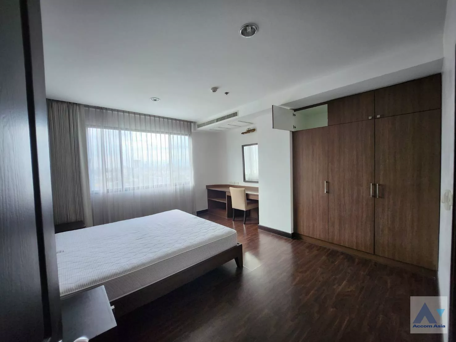 4  3 br Apartment For Rent in Sukhumvit ,Bangkok BTS Ekkamai at Comfort living and well service AA35223