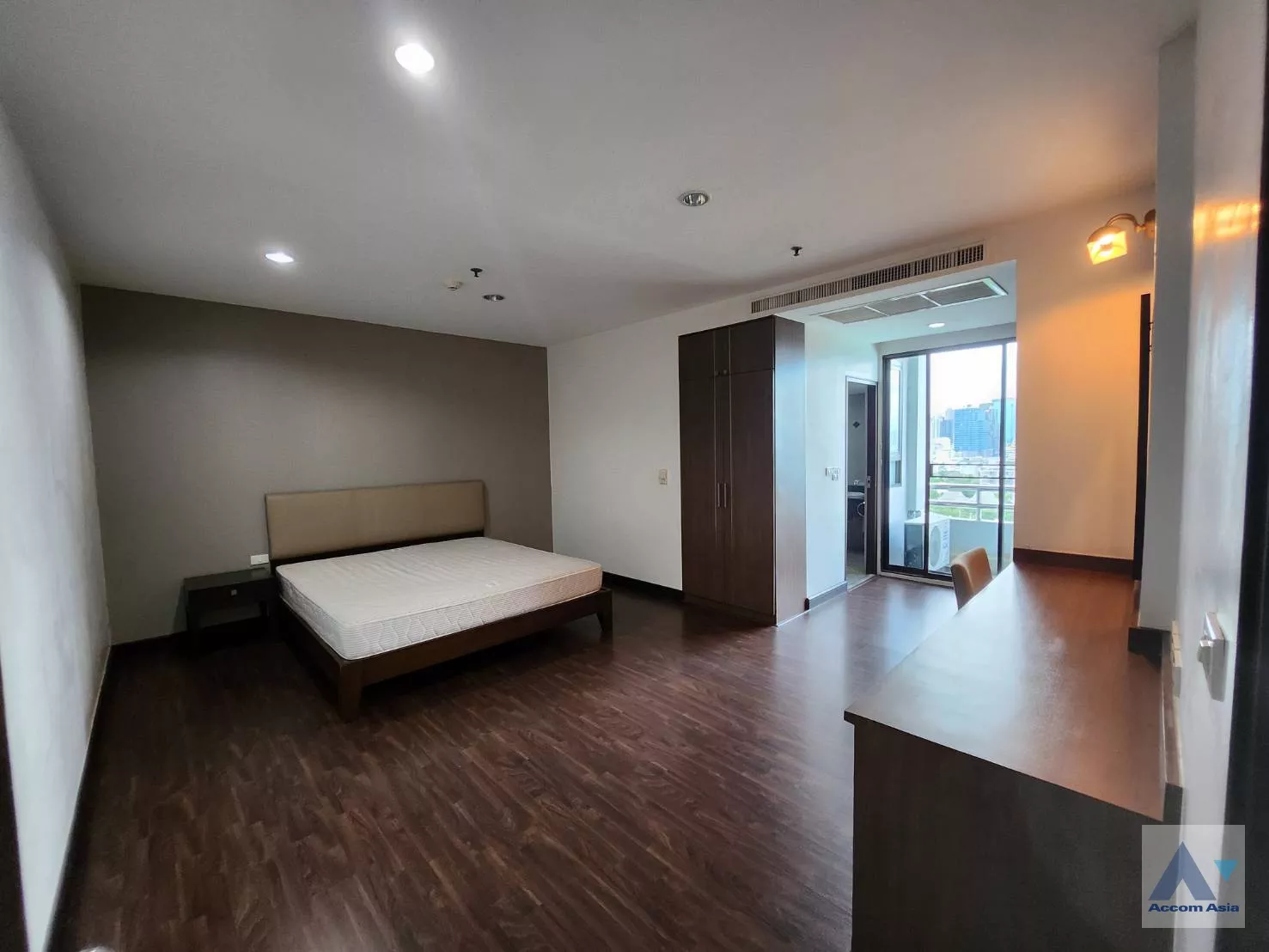  1  3 br Apartment For Rent in Sukhumvit ,Bangkok BTS Ekkamai at Comfort living and well service AA35223