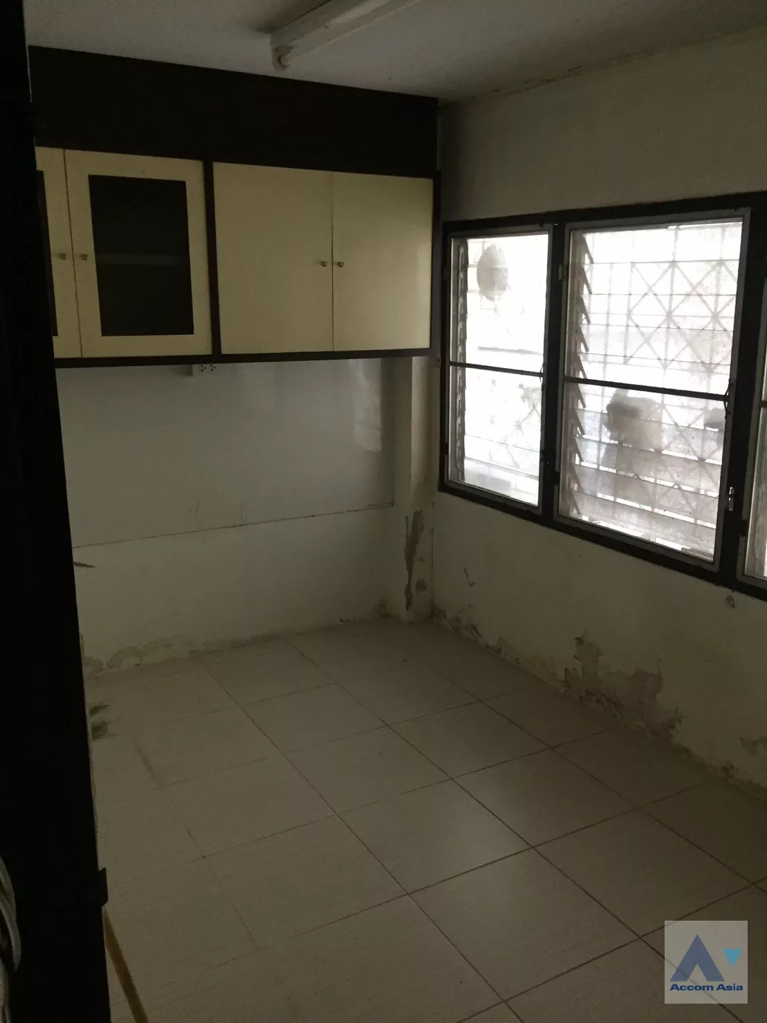 4  3 br Townhouse For Rent in Sukhumvit ,Bangkok BTS Thong Lo AA35229