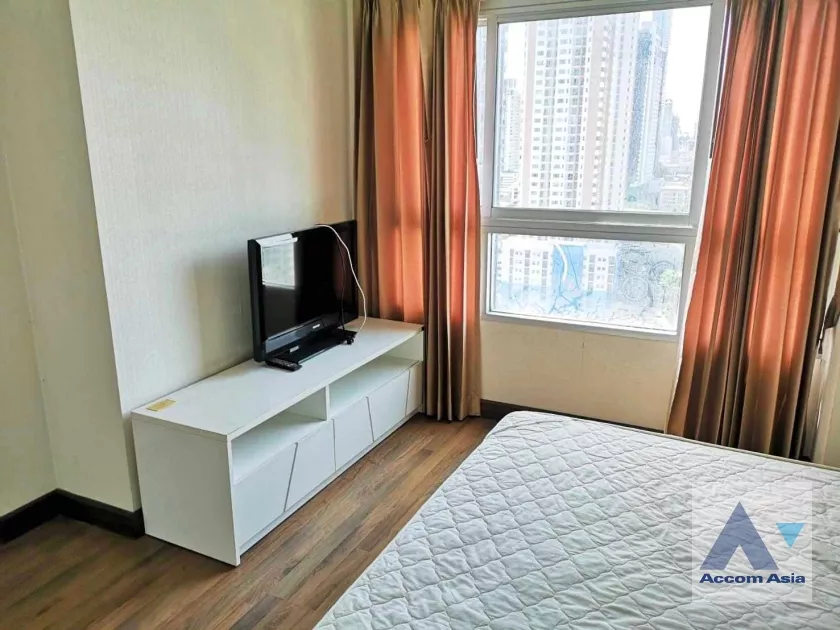  1  2 br Condominium For Rent in Charoennakorn ,Bangkok BTS Krung Thon Buri at Q House Condo Sathon AA35260