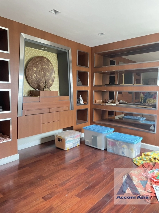 5  4 br House For Rent in sathorn ,Bangkok BRT Thanon Chan AA35309