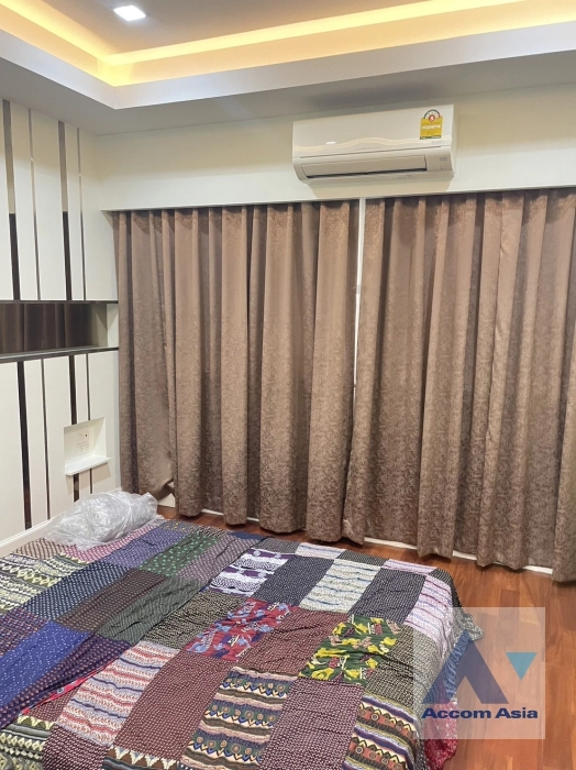  1  4 br House For Rent in sathorn ,Bangkok BRT Thanon Chan AA35309