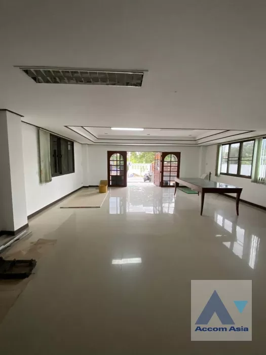  1  6 br House For Rent in Latkrabang ,Bangkok  AA35352