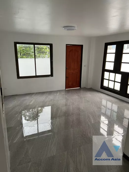 11  6 br House For Rent in Latkrabang ,Bangkok  AA35352