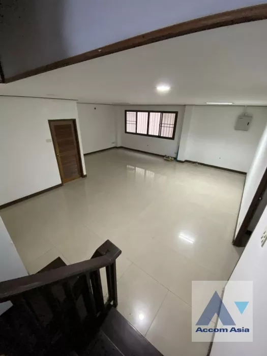 4  6 br House For Rent in Latkrabang ,Bangkok  AA35352