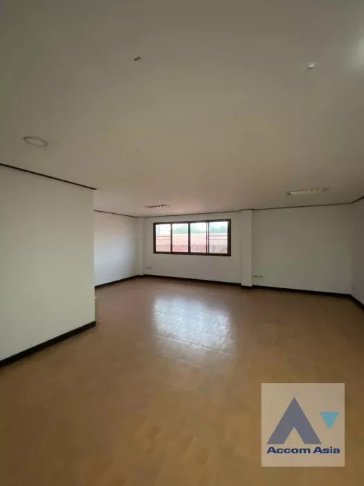 15  6 br House For Rent in Latkrabang ,Bangkok  AA35352