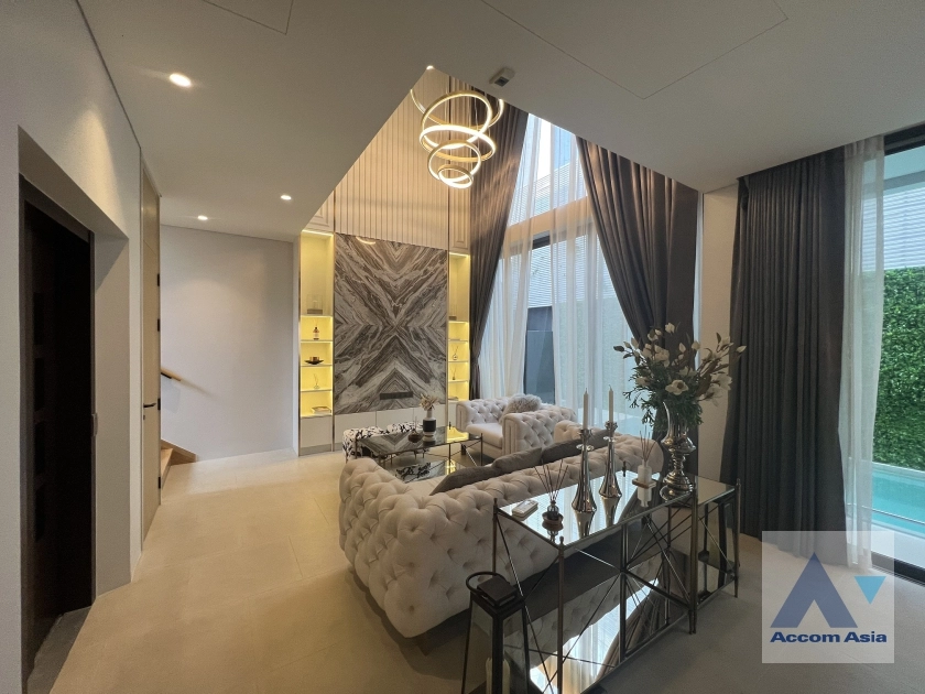  1  3 br House For Rent in Pattanakarn ,Bangkok ARL Hua Mak at The Urban Reserve AA35383