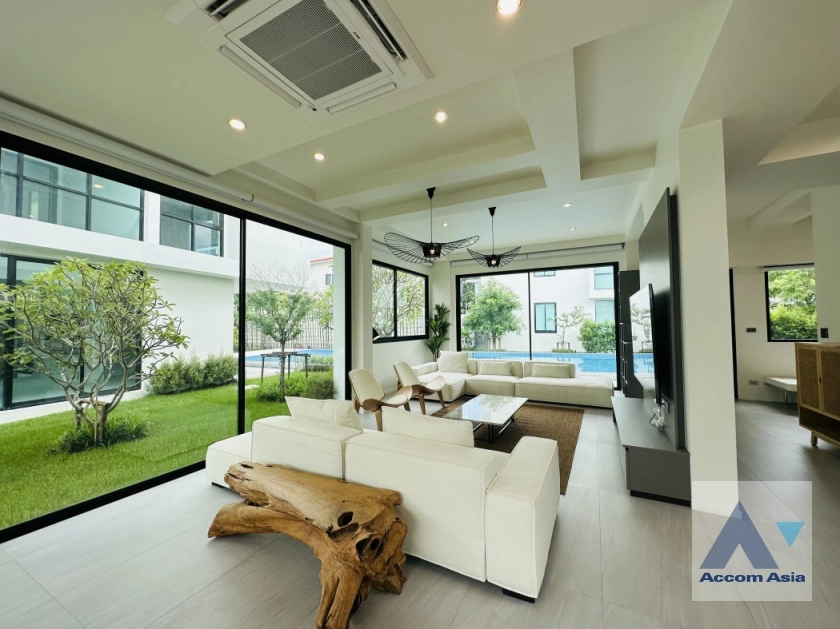  1  3 br House For Rent in Sukhumvit ,Bangkok BTS Phra khanong AA35389