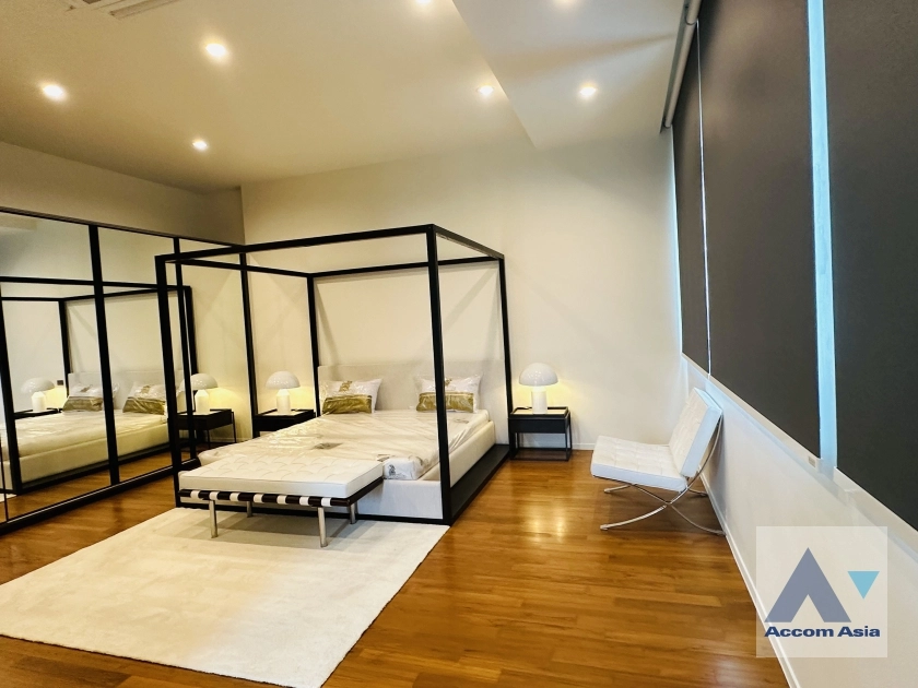 13  3 br House For Rent in Sukhumvit ,Bangkok BTS Phra khanong AA35389