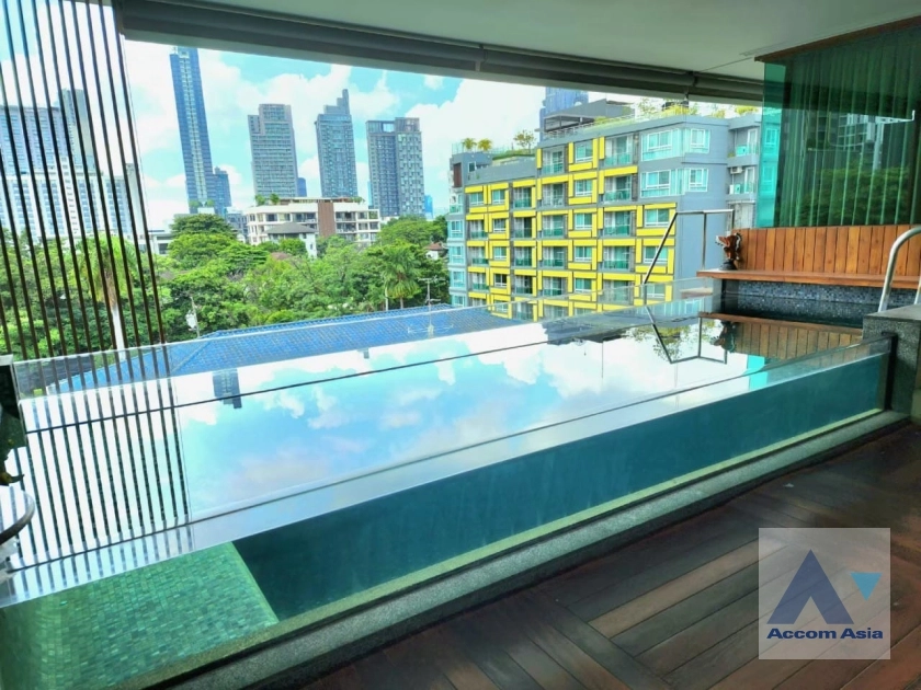 Private Swimming Pool | The Marvel Residence