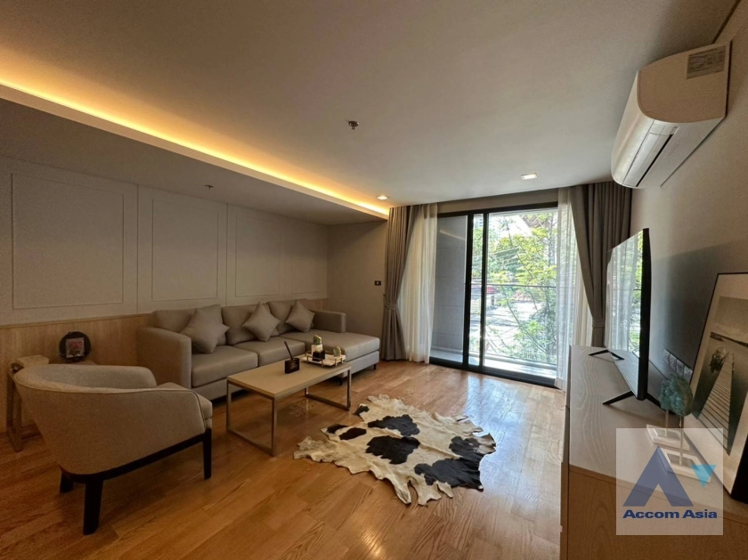 Pet friendly |  Comfortable of Living Space Apartment  3 Bedroom for Rent BTS Nana in Sukhumvit Bangkok