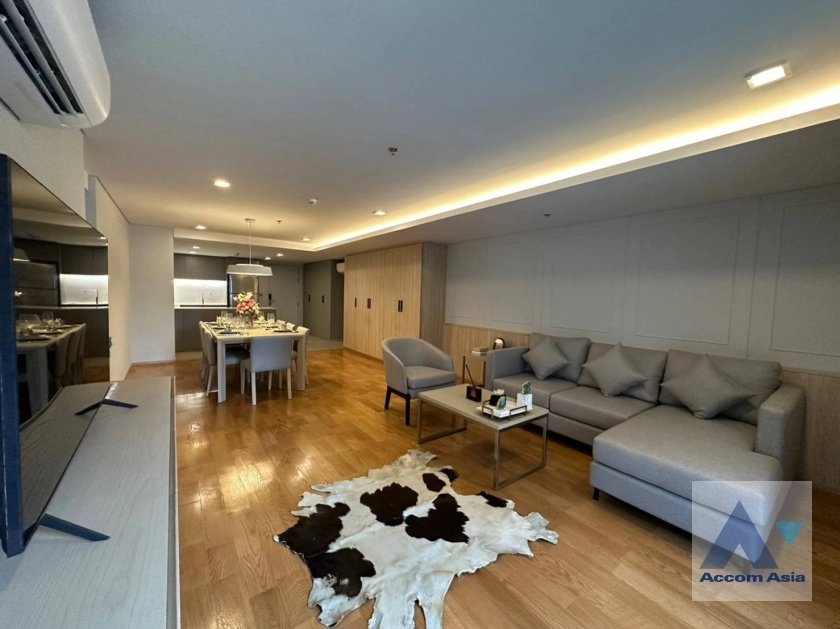  1  3 br Apartment For Rent in Sukhumvit ,Bangkok BTS Nana at Comfortable of Living Space AA35410