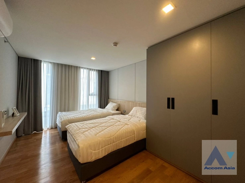 8  3 br Apartment For Rent in Sukhumvit ,Bangkok BTS Nana at Comfortable of Living Space AA35410